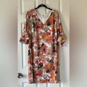 EST.1946 floral V-neck dress. Three-quarter bell sleeve.